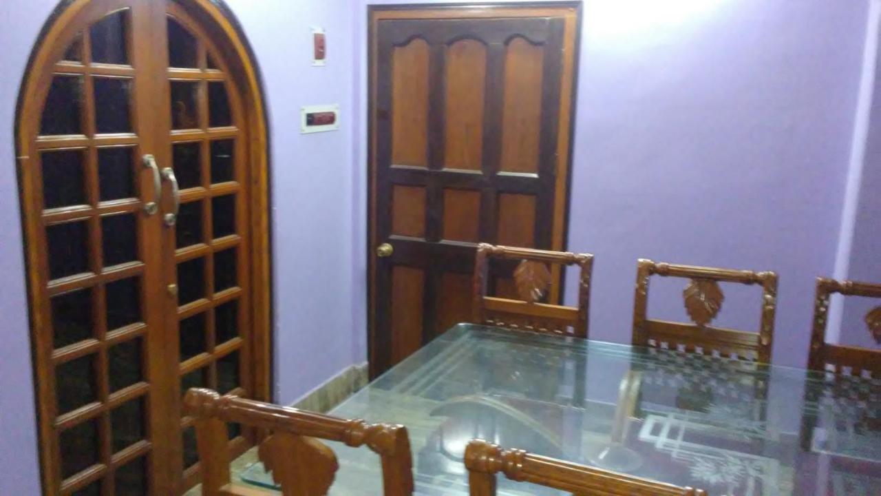 Royal Paying Guest Hotel Колката Екстериор снимка
