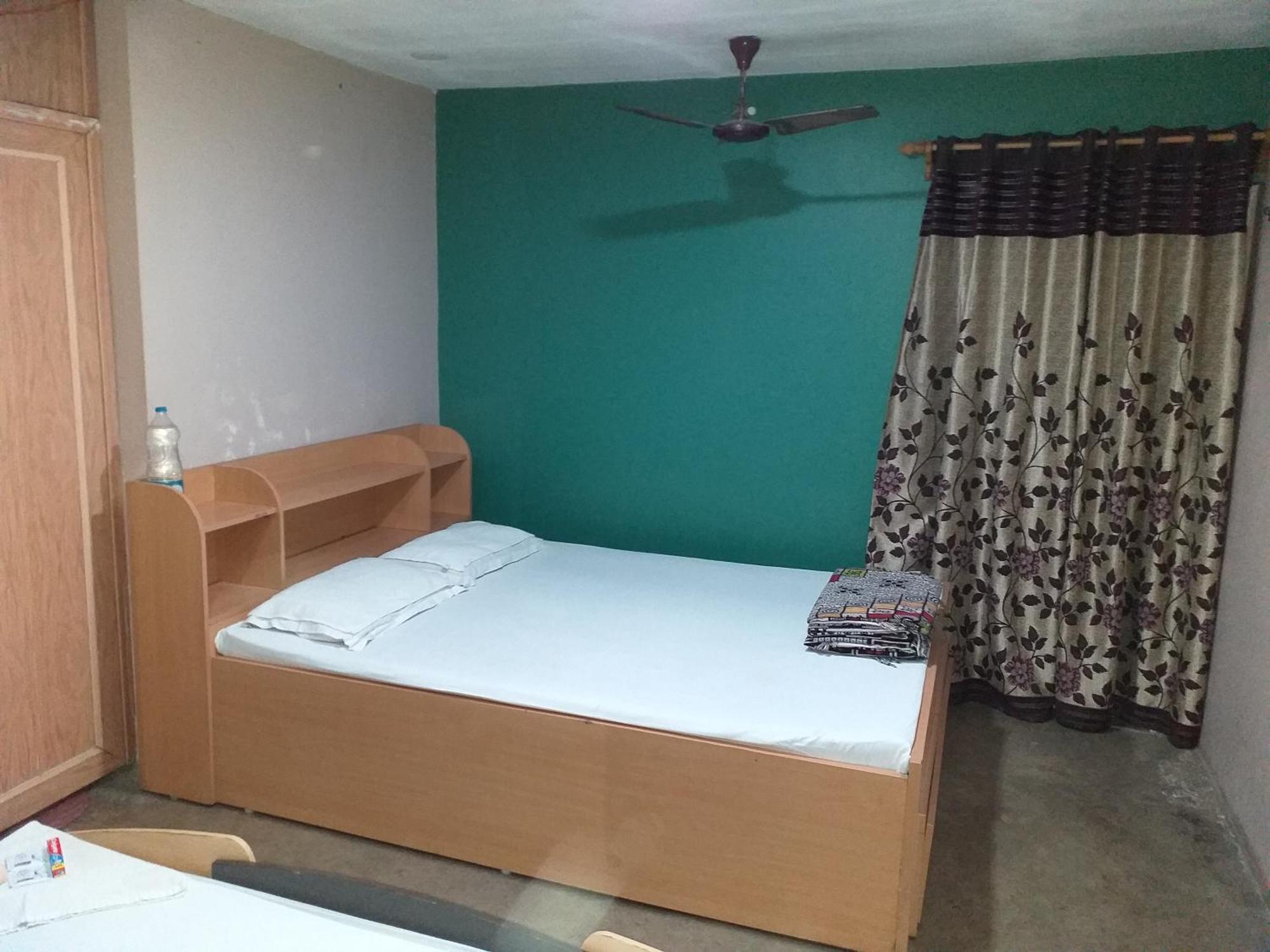 Royal Paying Guest Hotel Колката Екстериор снимка