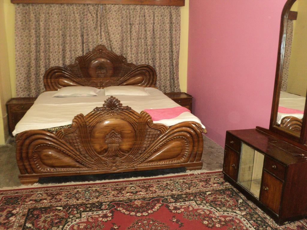 Royal Paying Guest Hotel Колката Екстериор снимка