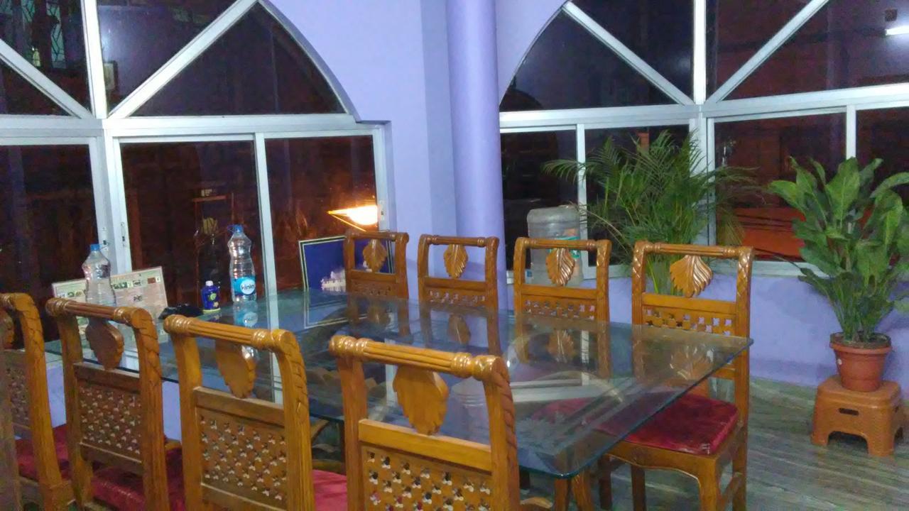 Royal Paying Guest Hotel Колката Екстериор снимка