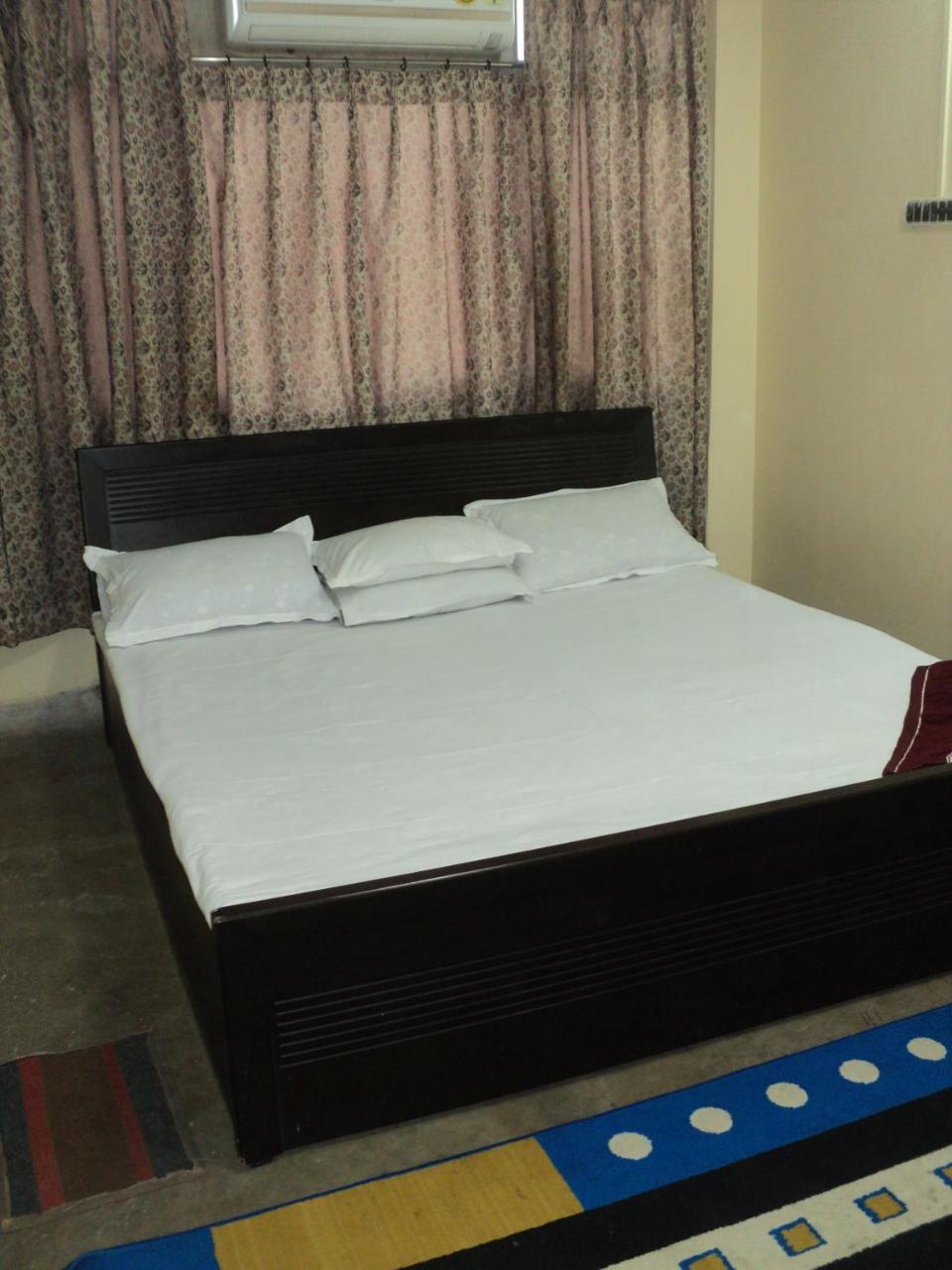 Royal Paying Guest Hotel Колката Екстериор снимка