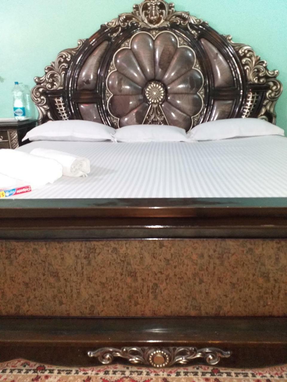 Royal Paying Guest Hotel Колката Екстериор снимка