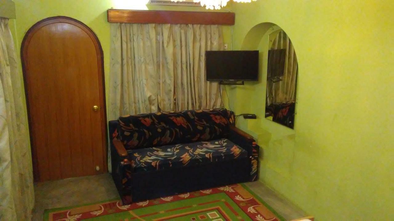 Royal Paying Guest Hotel Колката Екстериор снимка