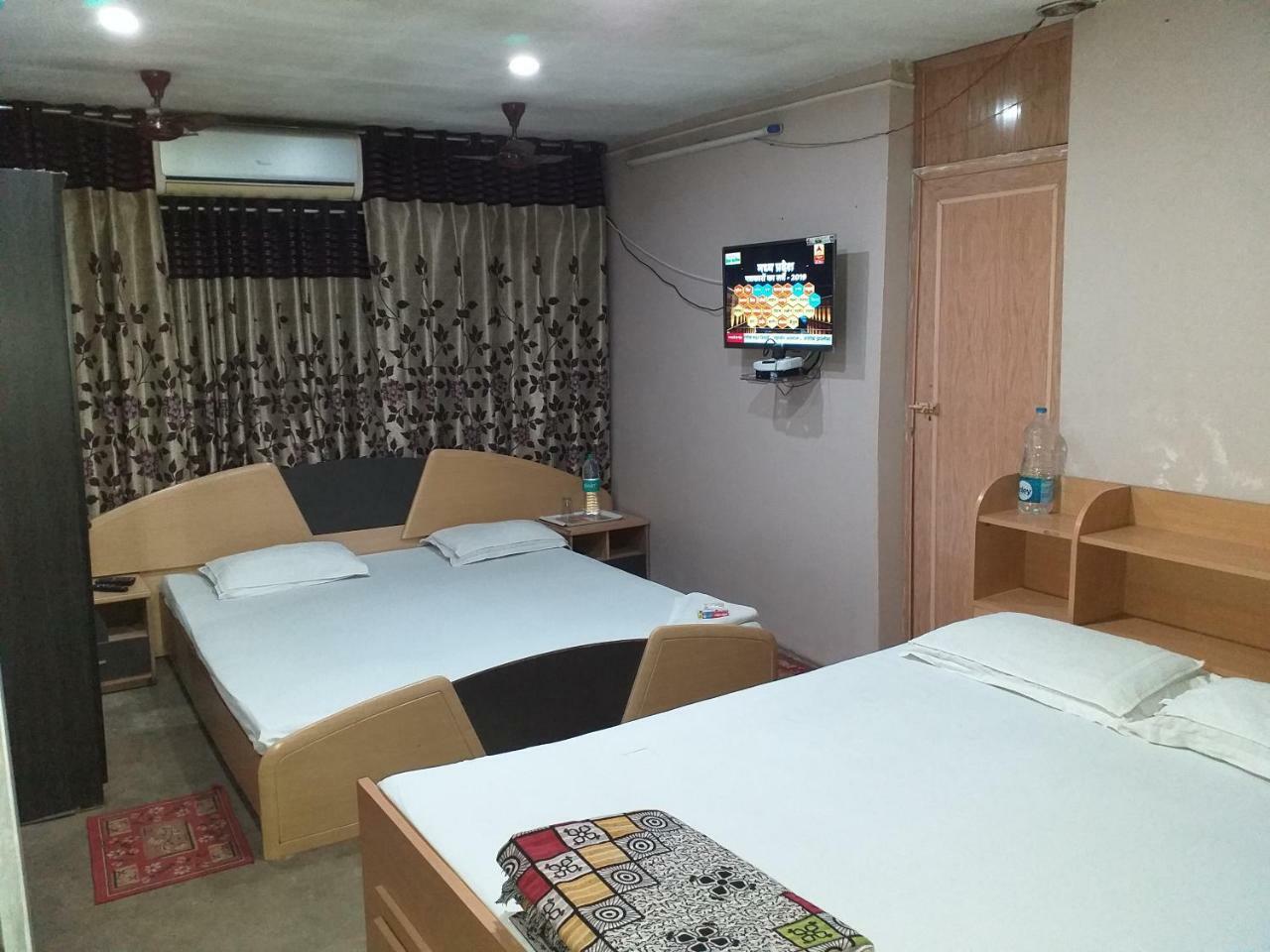 Royal Paying Guest Hotel Колката Екстериор снимка